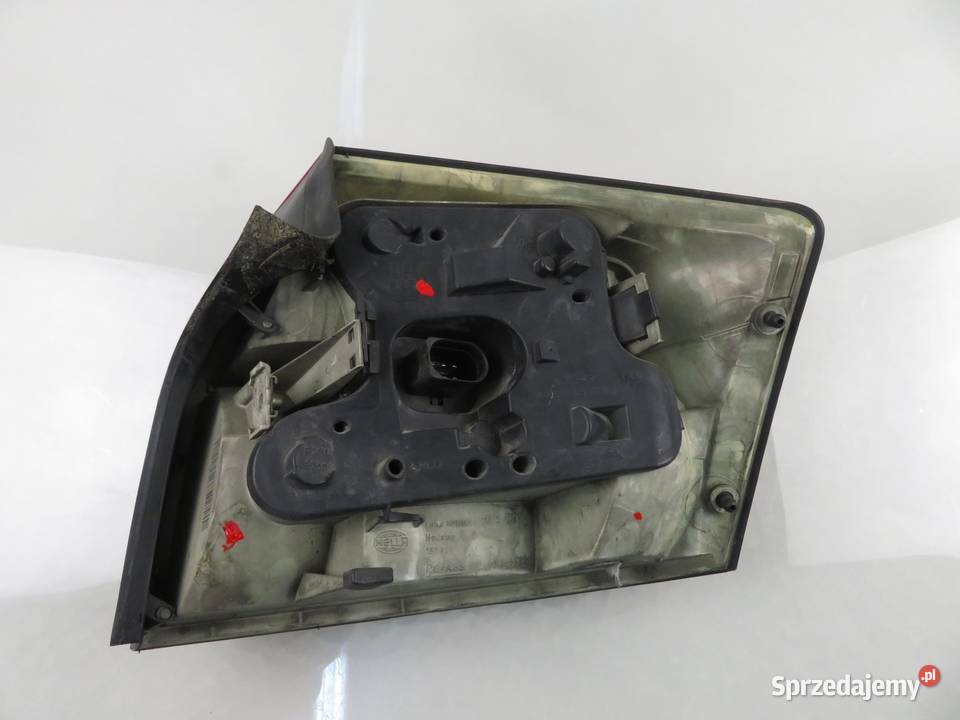 LAMPA LEWA TYLNA AUDI A4 B6 Sedan 8E2 8E0945095