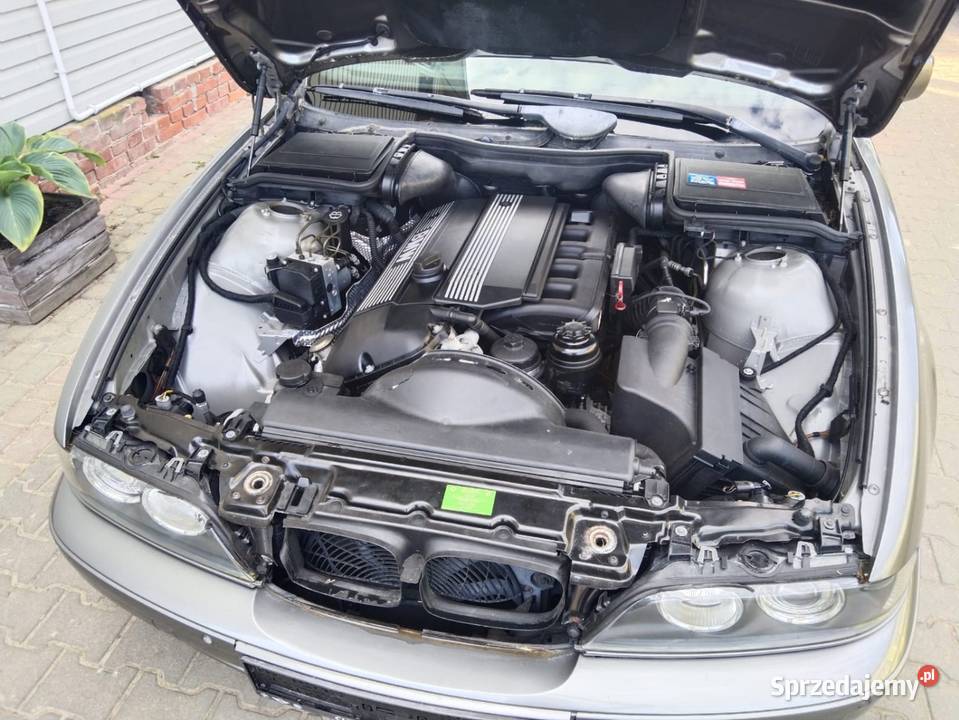 BMW E39 525i BENZYNA 192 2002r MANUAL 240 2499cm3