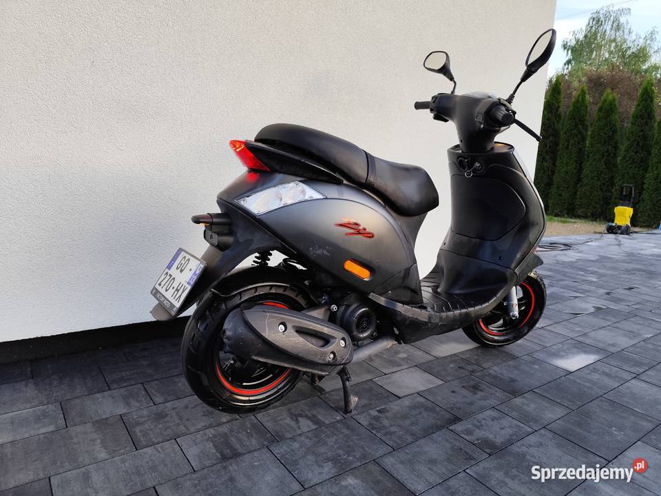Skuter PIAGGIO ZIP 50 4T 2023 R 100 Sprawny 10131km Motocykle, skutery, quady Pilzno