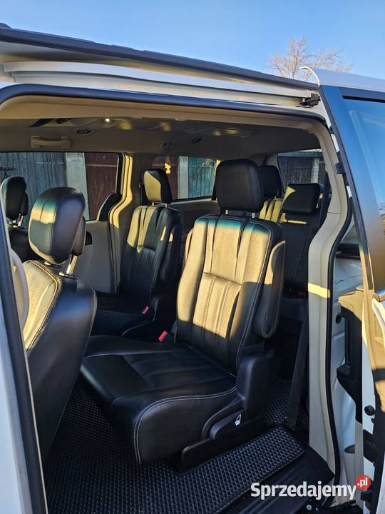 Sprzedam Chrysler TownCountry LPG STAN IDEALNY Rok produkcji 2016 Opole