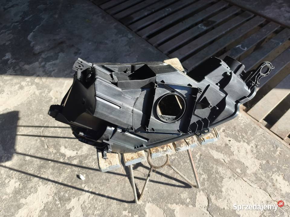 Puszka lewej lampy Audi A5 F5 8W6 941 033 E FULL osobowe Wadowice