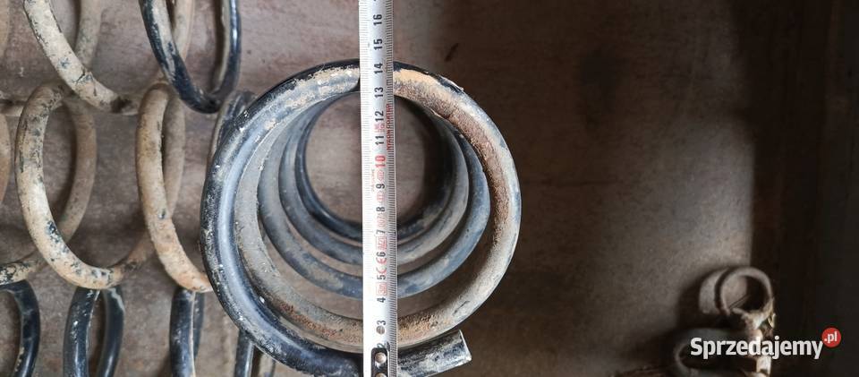 Sprężyny tył toyota raw 4 D4D 2005r Zawieszenie i amortyzacja Kolonia Siedliszczki