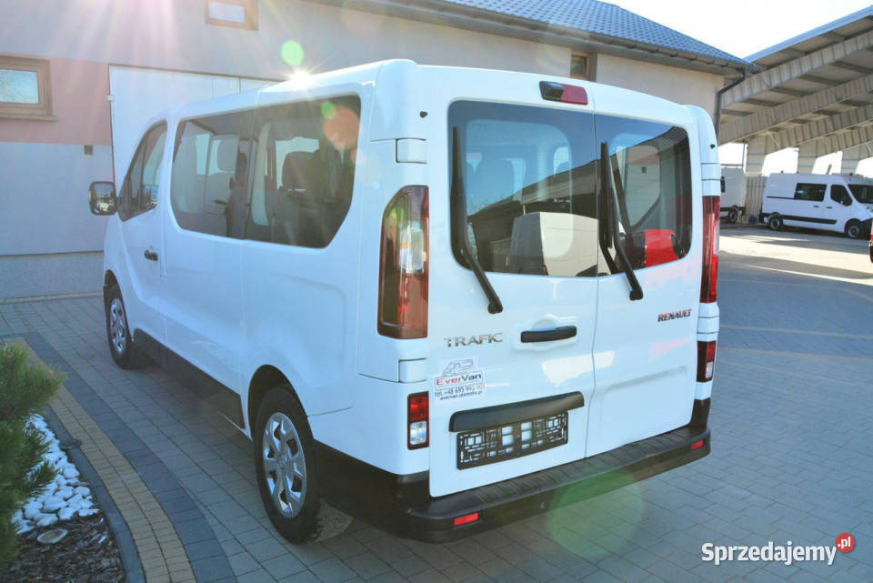 Renault Trafic 9 osobowy brygadówka L1H1 lift mazowieckie