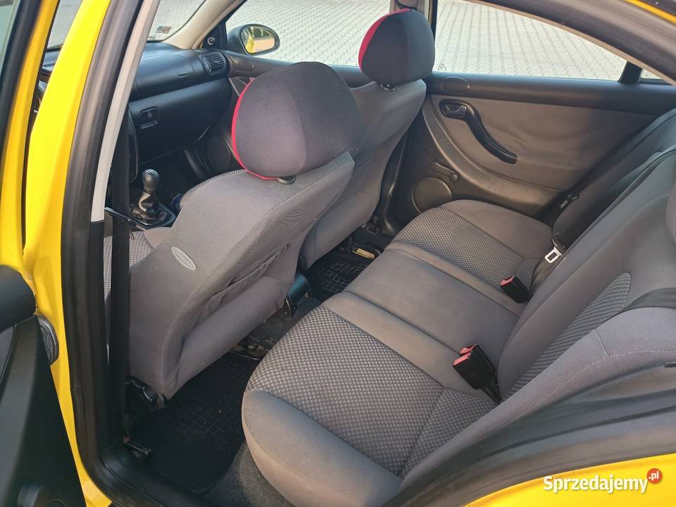 Seat Leon benzyna 16 SR 2003 roku Leon Oleśnica