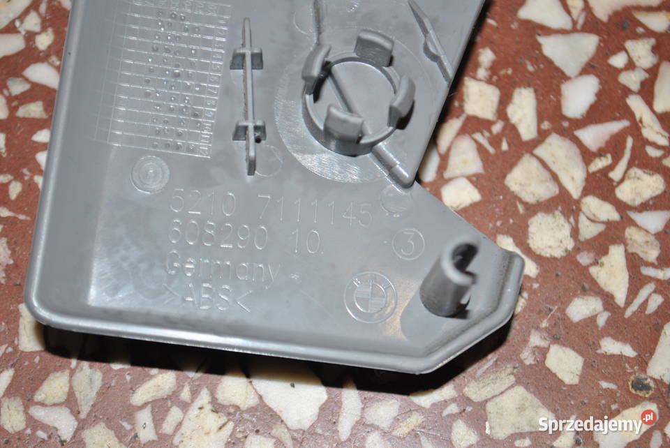 Maskownica zawiasu fotela kierowcy BMW E60 E61