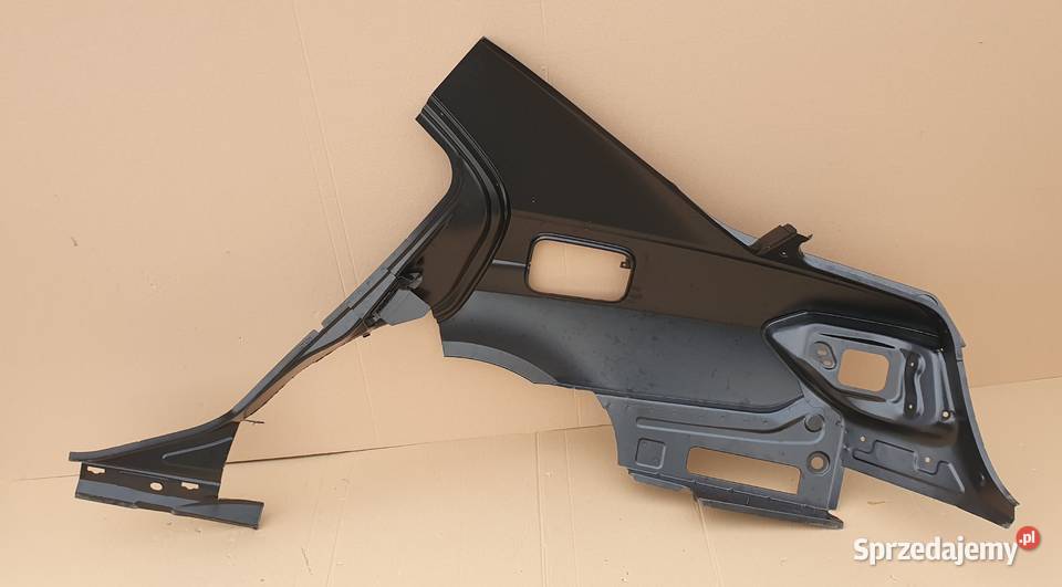 EKLASA W212 SEDAN BŁOTNIK PRAWY TYŁ POSZYCIE Trzciel