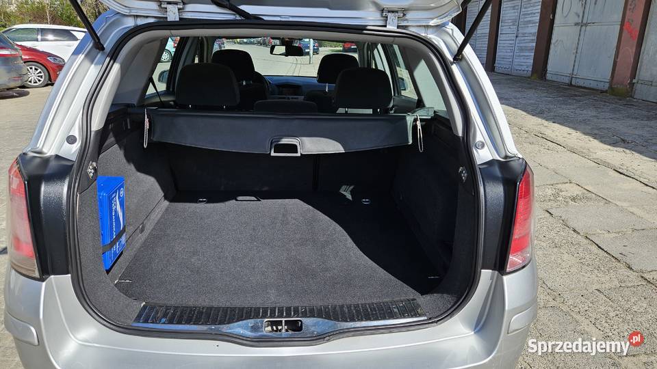 Opel Astra H 18 Kombi z silnikiem benzynowym o 1796cm3 Astra
