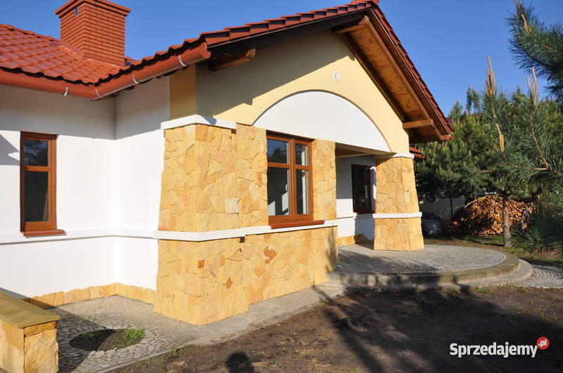 Dom Skowronek Wysoka Głogowska asfalt Nieruchomości Wysoka Głogowska