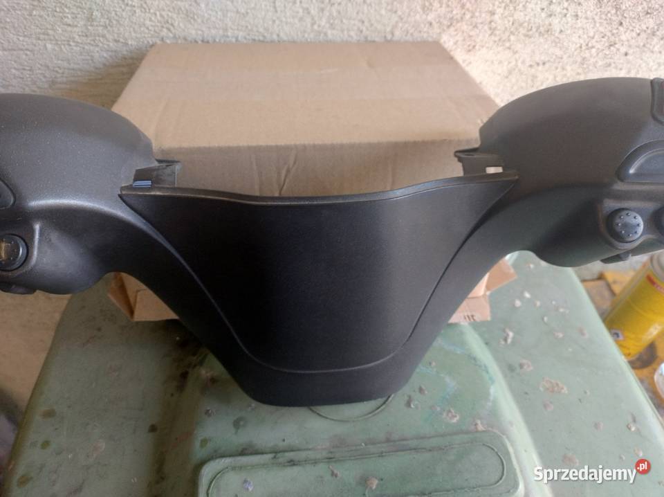 Piaggio X8 125 cc obudowa kierownicy Dębica
