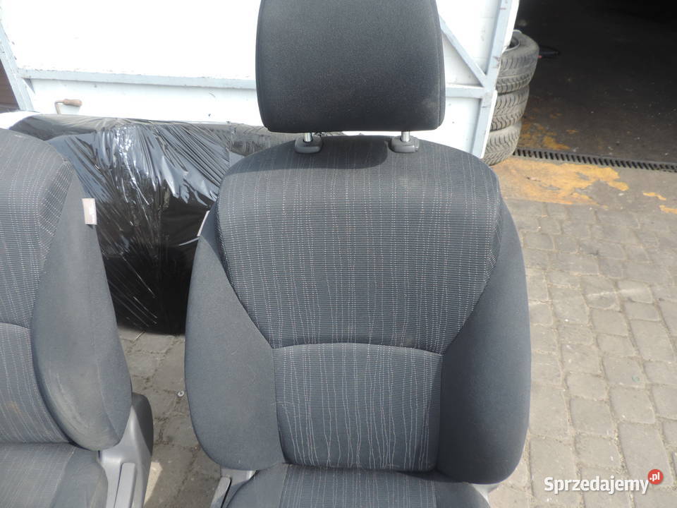 FOTEL LEWY PRAWY TOYOTA AURIS 1 5D Nowy Sącz