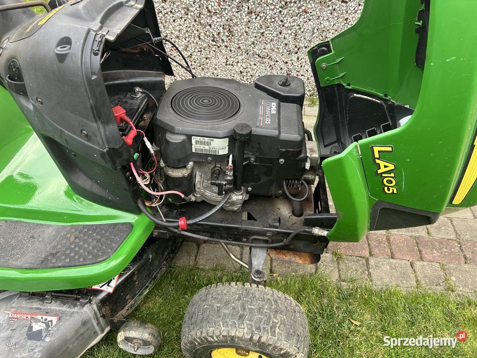 Traktorek John Deere LA 105