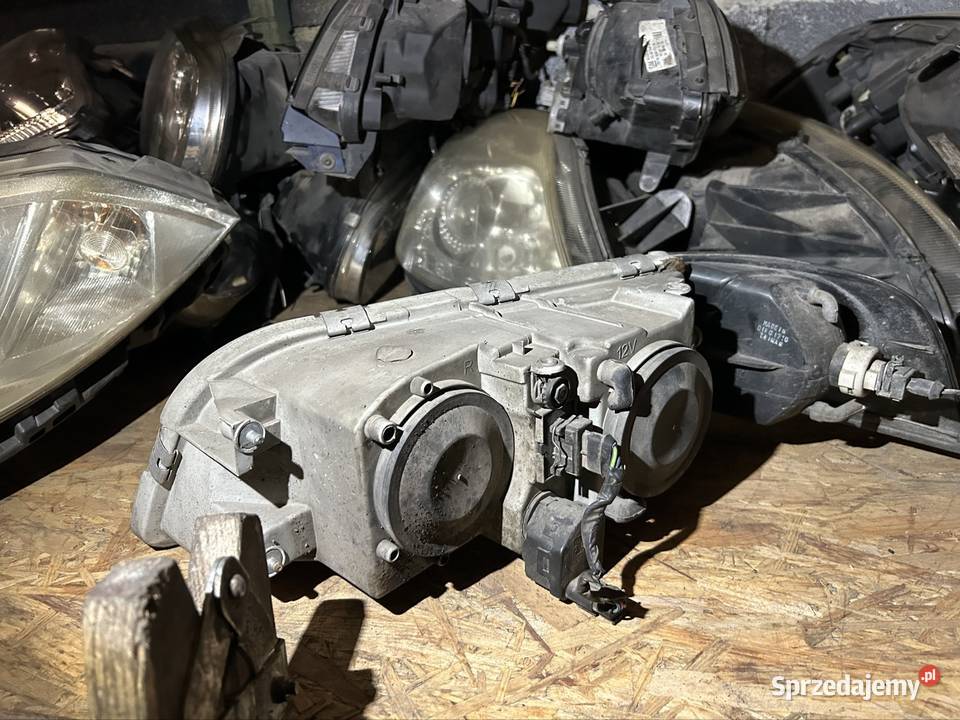 Lampa prawy lewy przód Volvo v40 nowe Kęty sprzedam