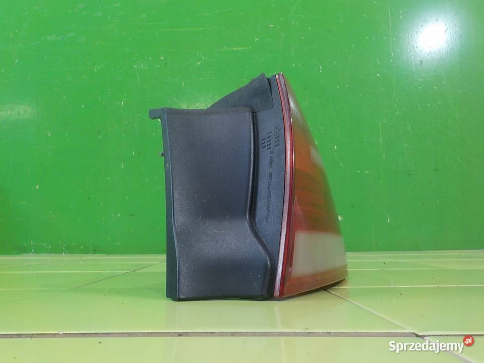 BMW E92 LIFT 20D AUT 10r 2D lampa prawa tyl Suków