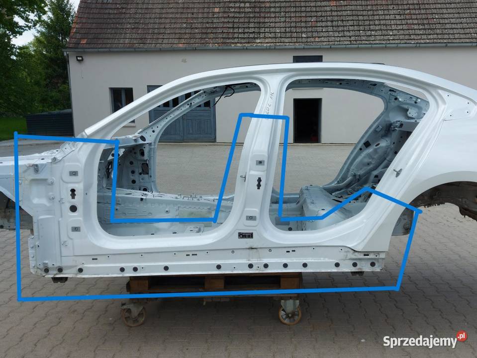 BMW 5 G60 530E xdrive Próg słupek lewy A96 dolnośląskie