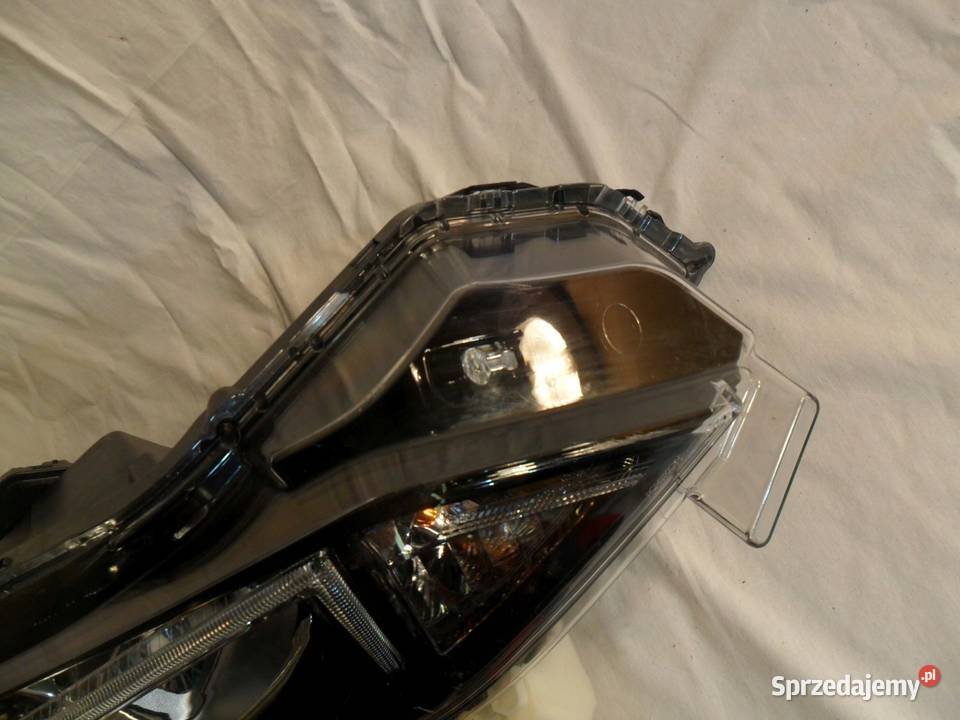 REFLEKTOR LAMPA PRAWA PRZÓD NOWA NISSAN LEAF