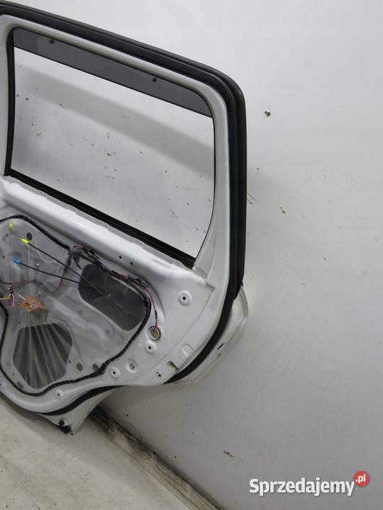 DRZWI PRAWE TYLNE TYŁ W37 OUTLANDER III