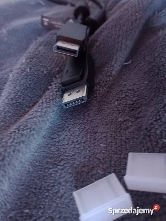 Różne kable zasilające w stanie Żagań