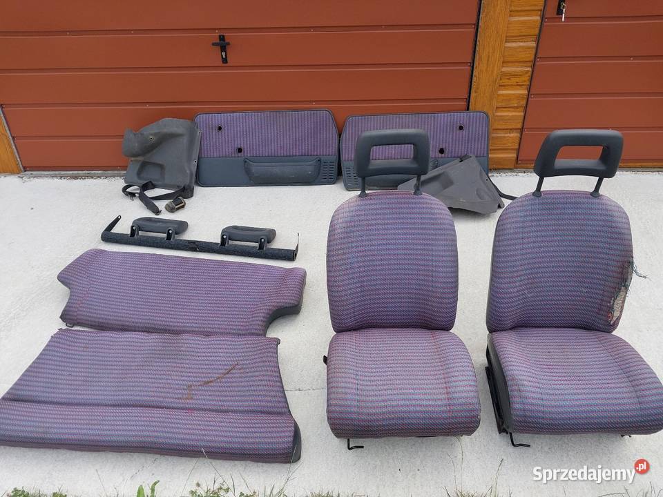 Wnętrze fotele kanapa boczki pasy fiat 126p osobowe Sabnie
