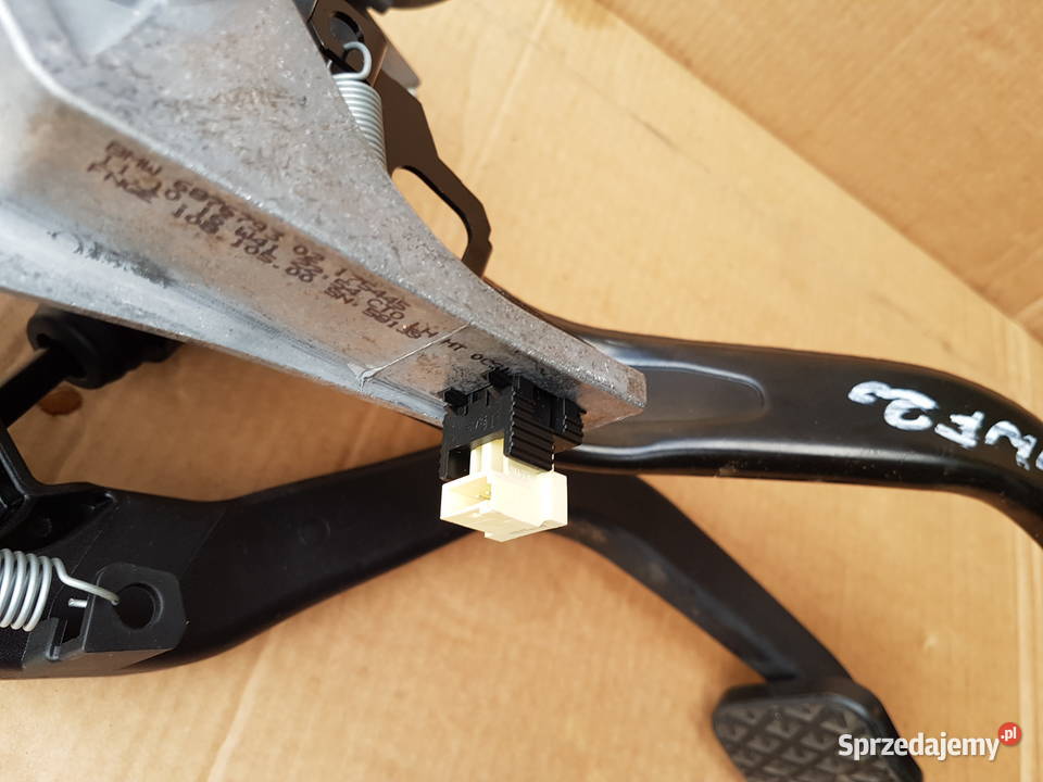 BMW 1 120 F20 f21 LIFT podstawa pedał hamulca