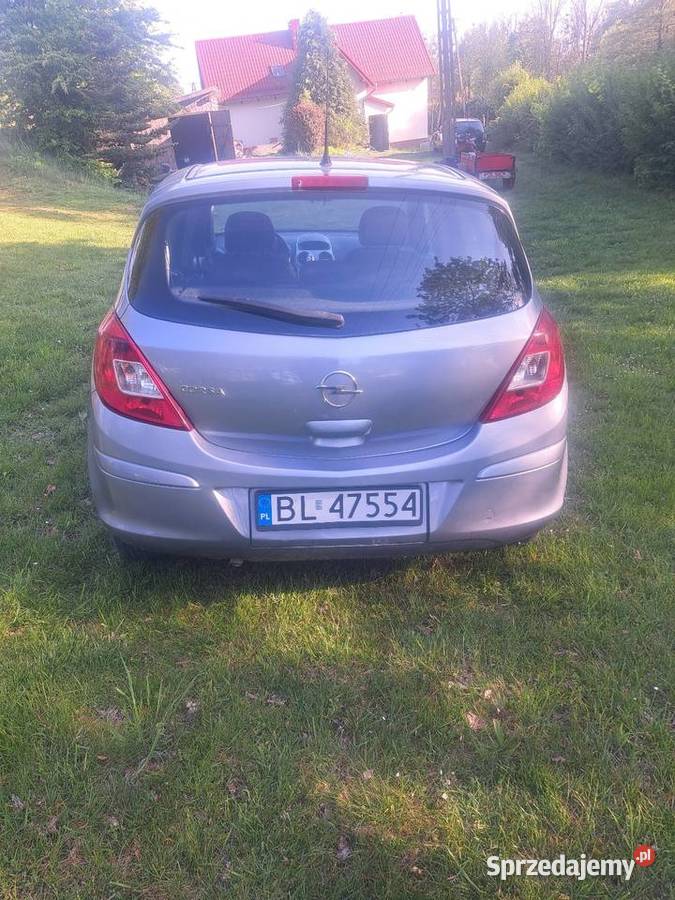 Opel Corsa D 2009 1200cm3 Surmówka