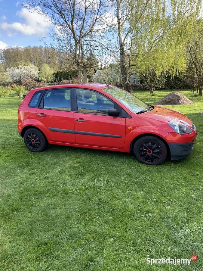 Ford fiesta 2006 czerwony drugi wlaściciel Zgierz sprzedam