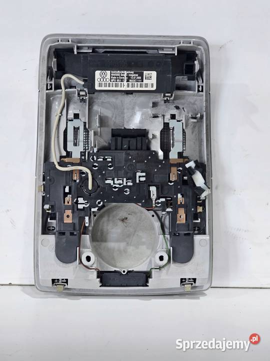 LAMPKA KABINY AUDI A3 A4 B6 B7 8E0947135E Przystajń sprzedam