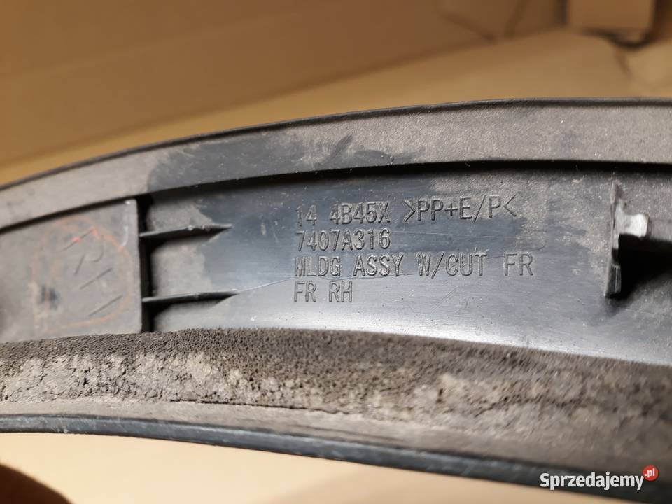 MITSUBISHI OUTLANDER 3 III LIFT LISTWA PRAWA Międzychód sprzedam