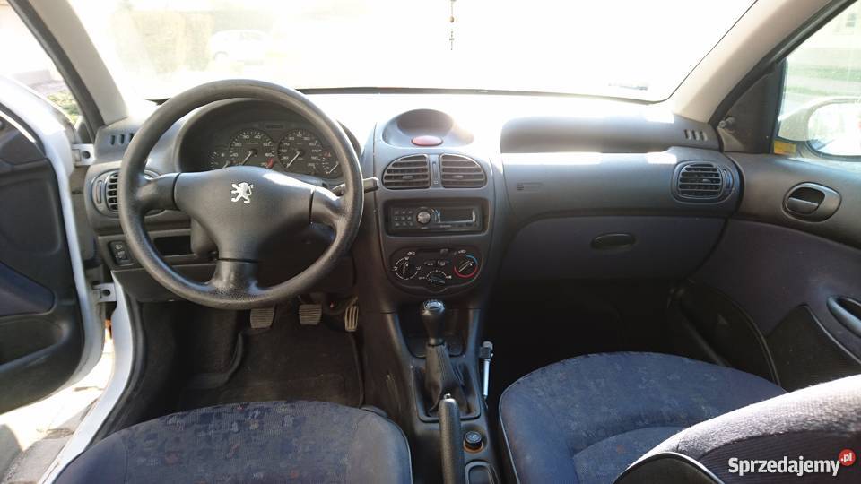Sprzedam Peugeot 206 biały benzyna 155 000 Poznań