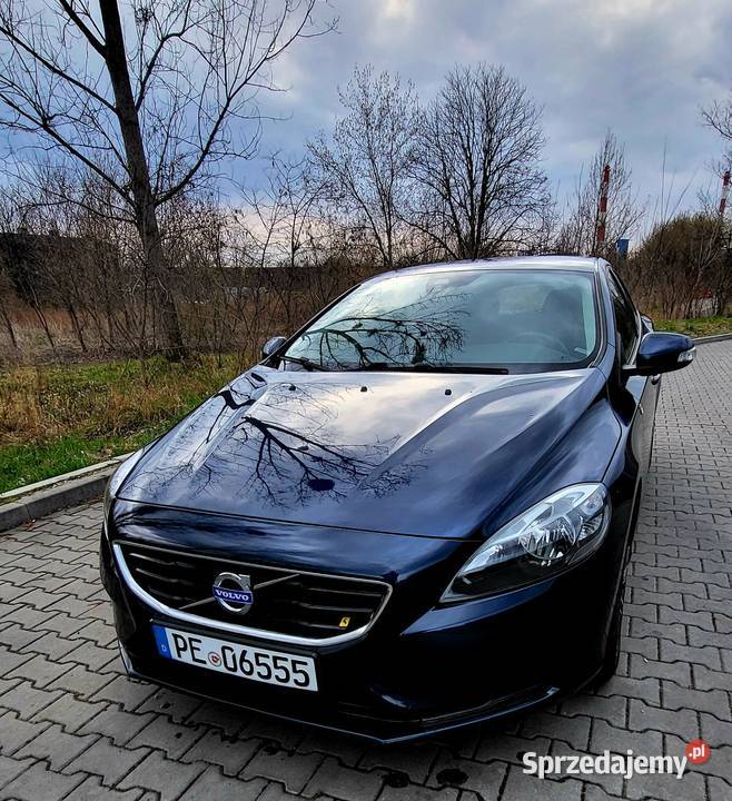 Volvo V40 20 diesel 190 2014 światła przeciwmgielne