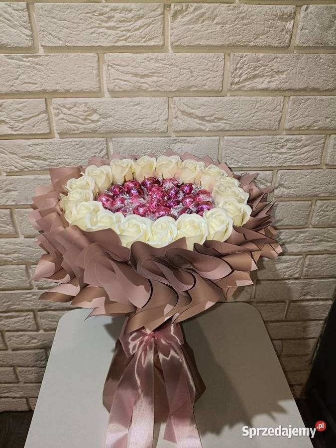 Bukiet na urodziny Walentynki Box ze słodyczy wielkopolskie Lądek