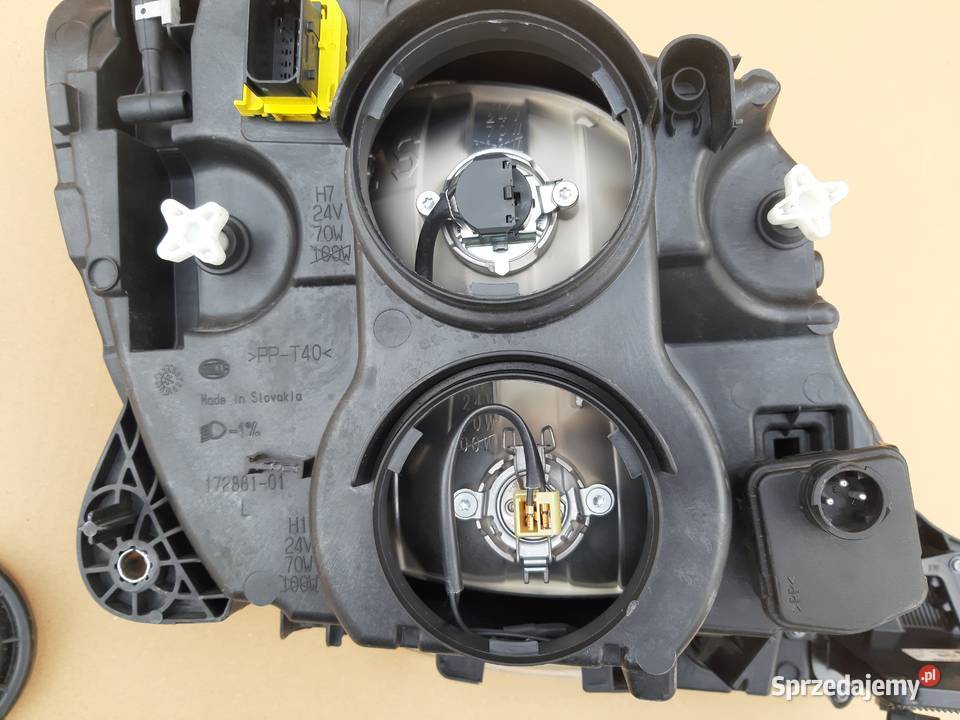 DAF XF 106 REFLEKTOR LEWY H7 LAMPA LED 1939777 Lampy przednie Trzciel