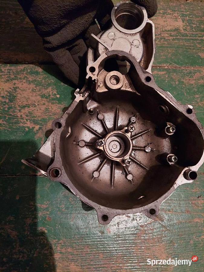 Daelim VT 125 pokrywa osłona dekiel lewy VT125 dolnośląskie