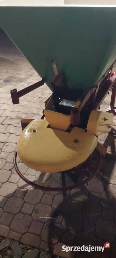 Rozsiewacz do nawozu motyl Kock