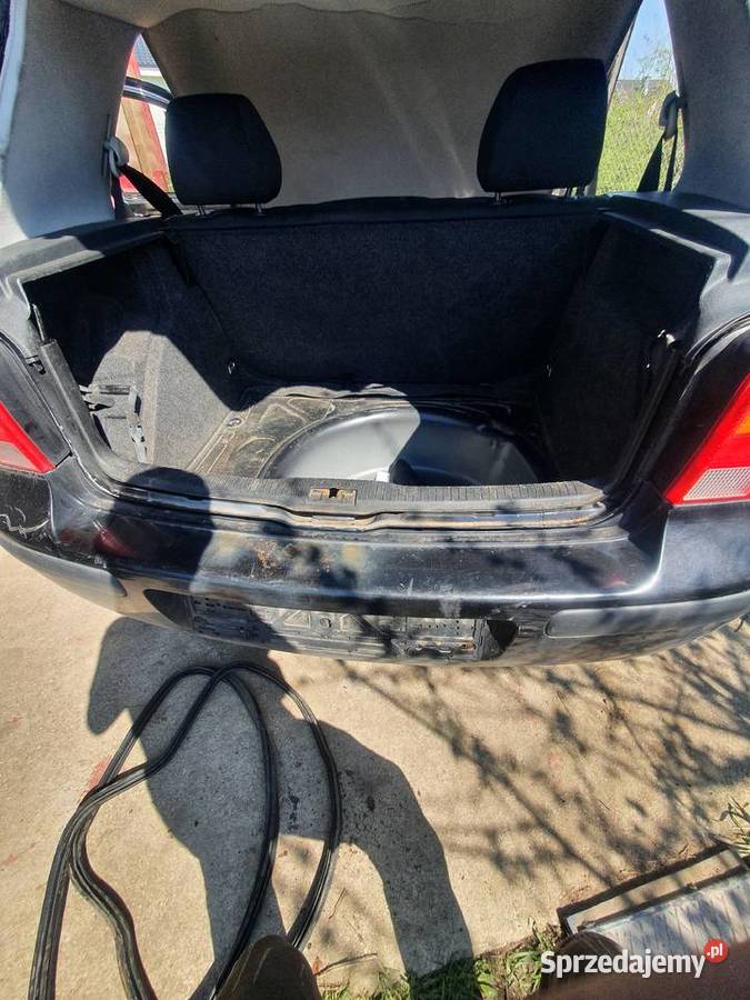 Kompletne wnętrze kufra golf IV Rumianek sprzedam