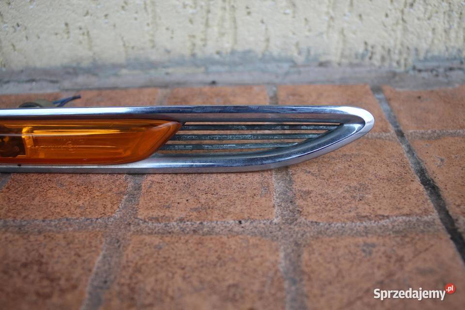 KIERUNKOWSKAZ BŁOTNIKA PRAWY FORD MONDEO MK4