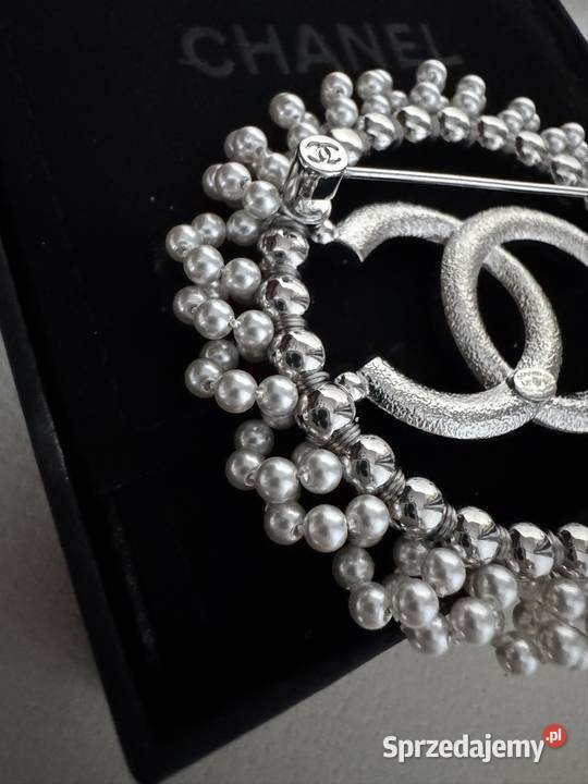 Duża broszka Chanel 6 cyrkonie i perełki ręki Warszawa