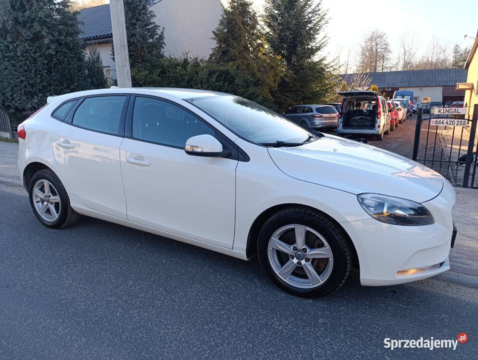 Volvo V40 20 diesel 2013r bogate wyposazenie V40 Lgota-Mokrzesz