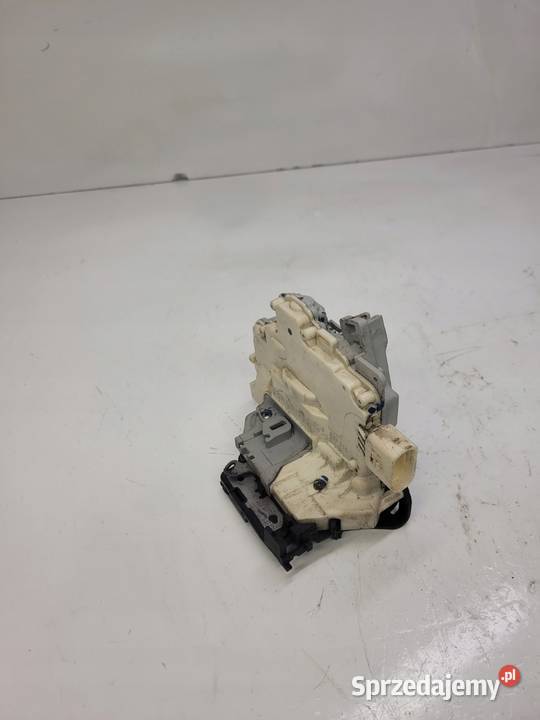 ZAMEK DRZWI PRAWY TYŁ AUDI Q7 4L VW 3C4839016C Przystajń sprzedam