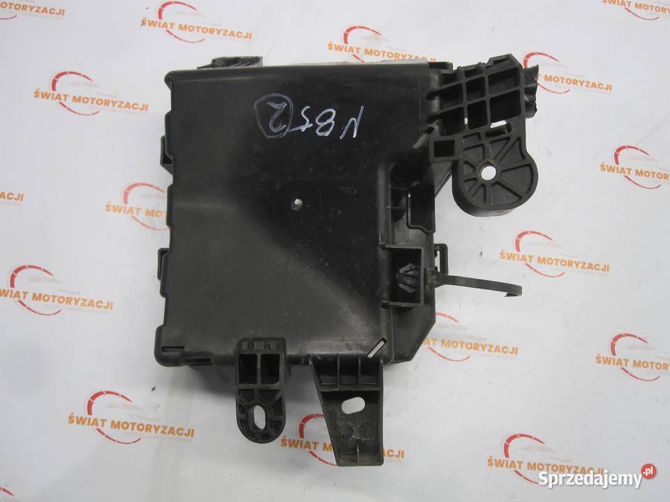 NISSAN JUKE 10r skrzynka bezpieczników Kielce