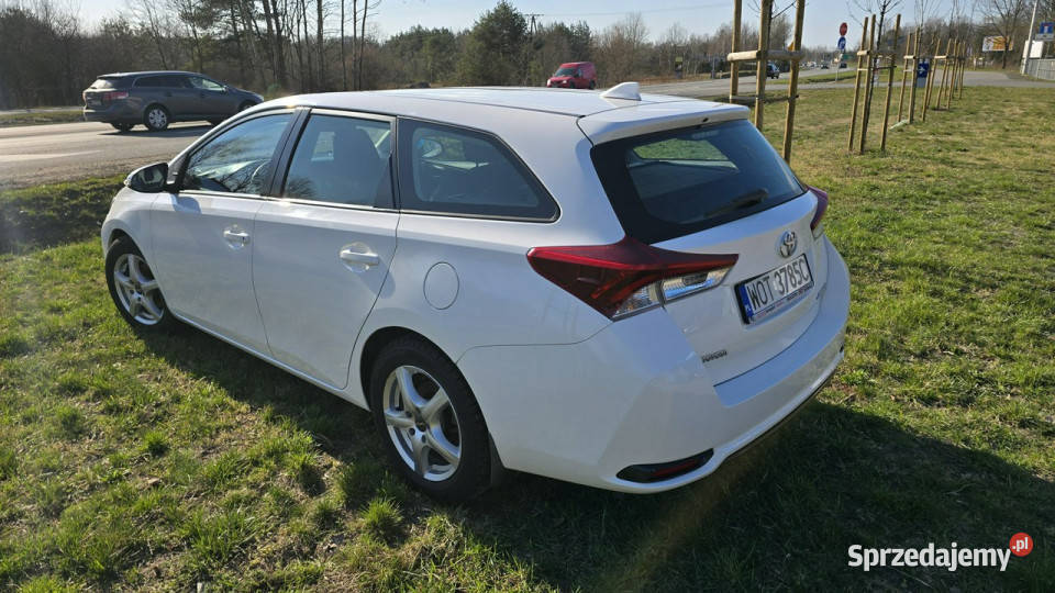 Toyota Auris II 2012 biały Karczew sprzedam