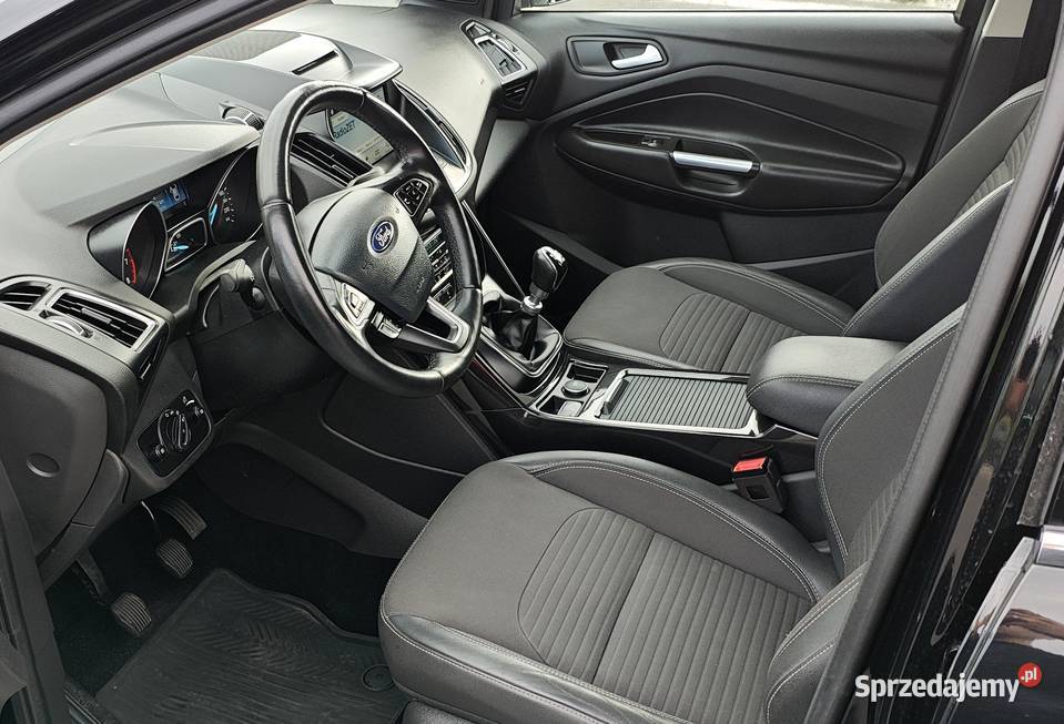 Ford Kuga Titanium 15 Benzyna bogate wyposażenie Wola sprzedam