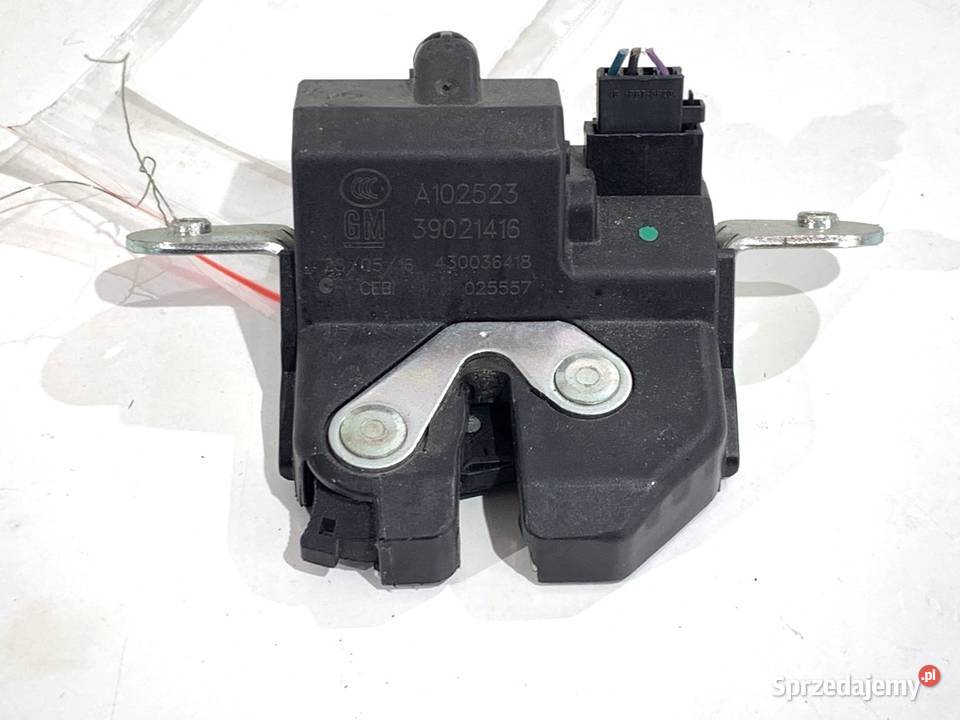 ZAMEK KLAPY TYŁ OPEL CORSA E Hatchback 39021416 osobowe