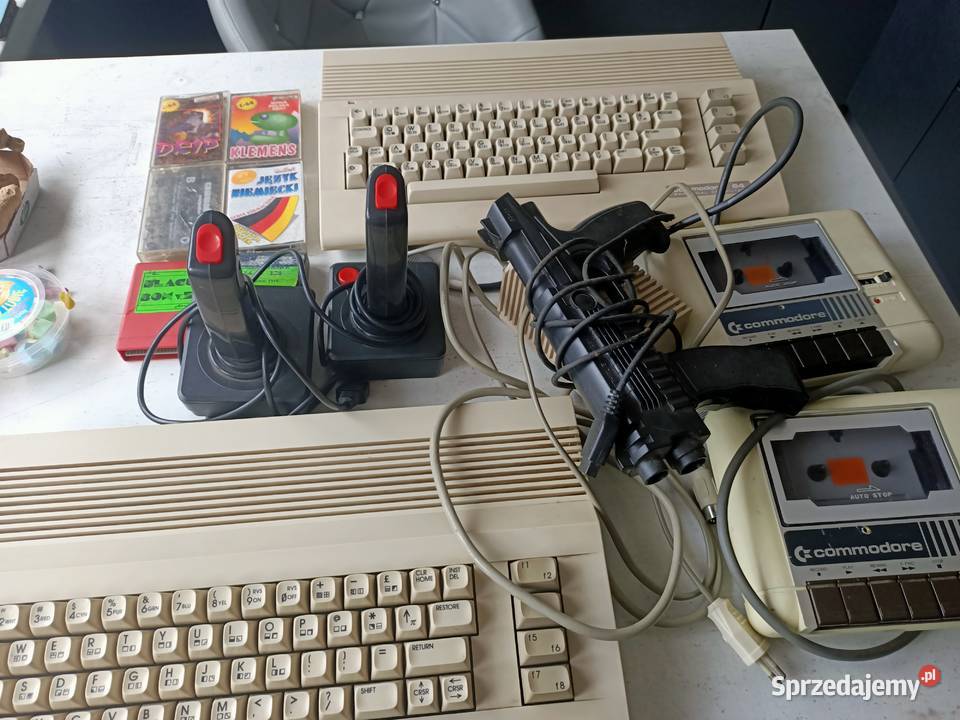 Commodore 64 2 sztuki komplet na wypasie dziś i Dąbrowa Górnicza