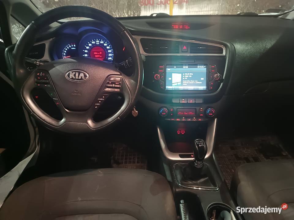 Kia Ceed kombi 2015r benzyna 16 Dobrzewino