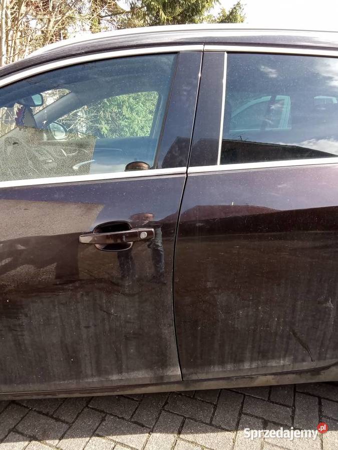 Sprzedam Insignia z uszkodzonym silnikiem elektrochrom. lusterka boczne Insignia Legnica sprzedam