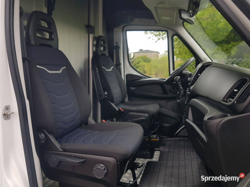 Iveco Daily KONTENER NISKOPODŁOGOWY 443x223x242 centralny zamek Poręba
