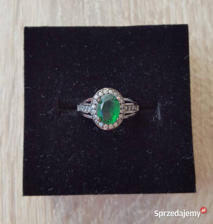 Nowy czarny pierscionek zielone oczko cyrkonia Pierścionki Szczecin sprzedam