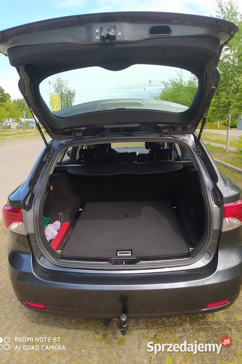 Toyota Avensis 18 BenzynaLPG 2014 Kombi 147KM Białystok sprzedam