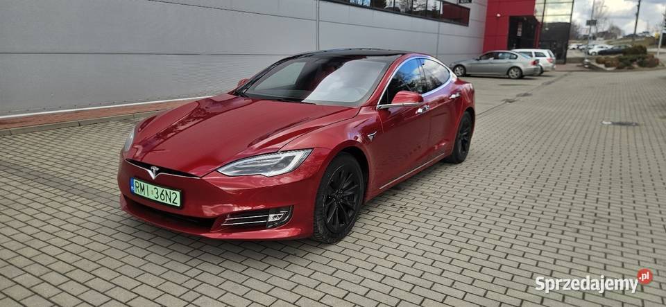 Tesla S 4x4 525 350 na ładowaniu 4/5 Dębica