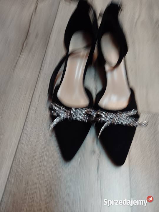 40 Czarne bogato zdobione czółenka wieczorowe z Czółenka Kraków sprzedam